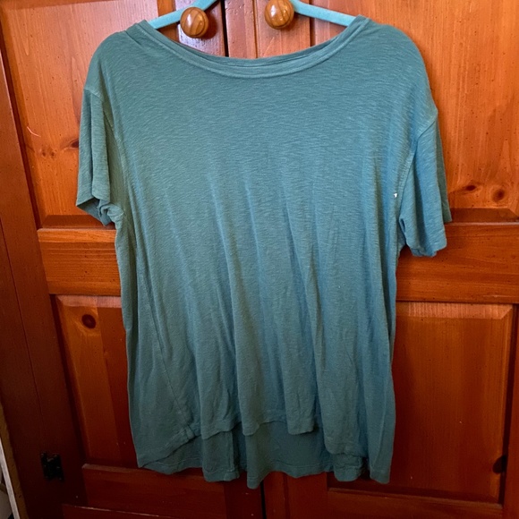 Green shirt - Picture 1 of 1